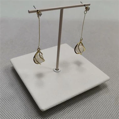 Detentur tal-Earrrings T-Bar