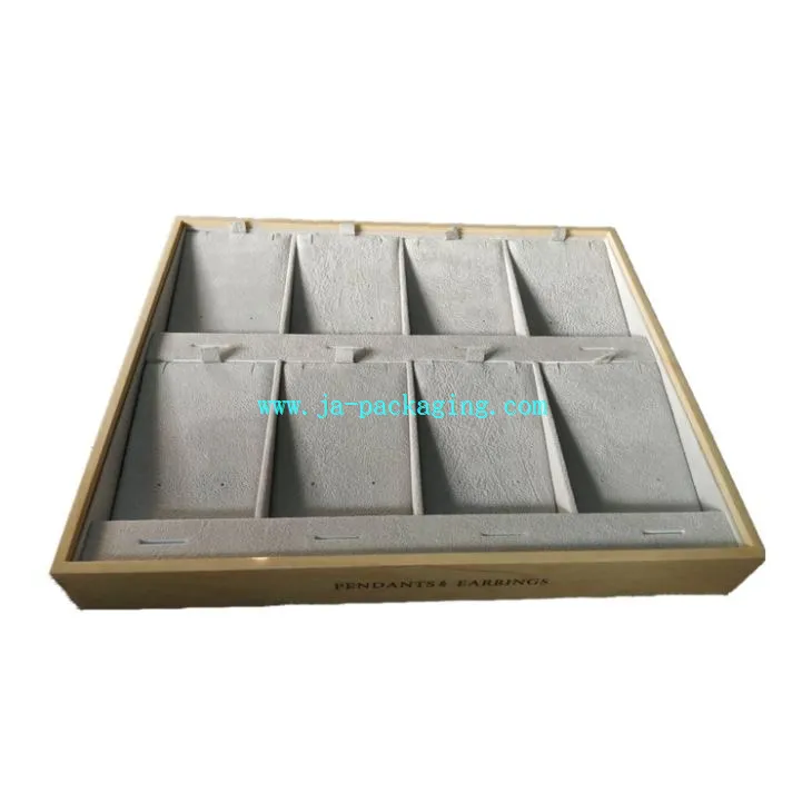 Pendenti u imsielet bi trej tal-injam